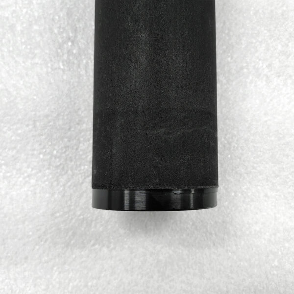 Silenziatore con filtro in plastica porosa filettato