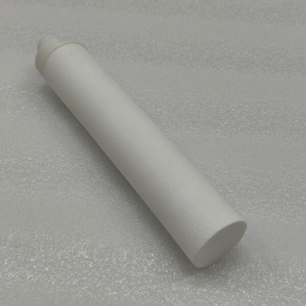 Elemento silenziatore filtrante in plastica porosa sinterizzata con filettatura